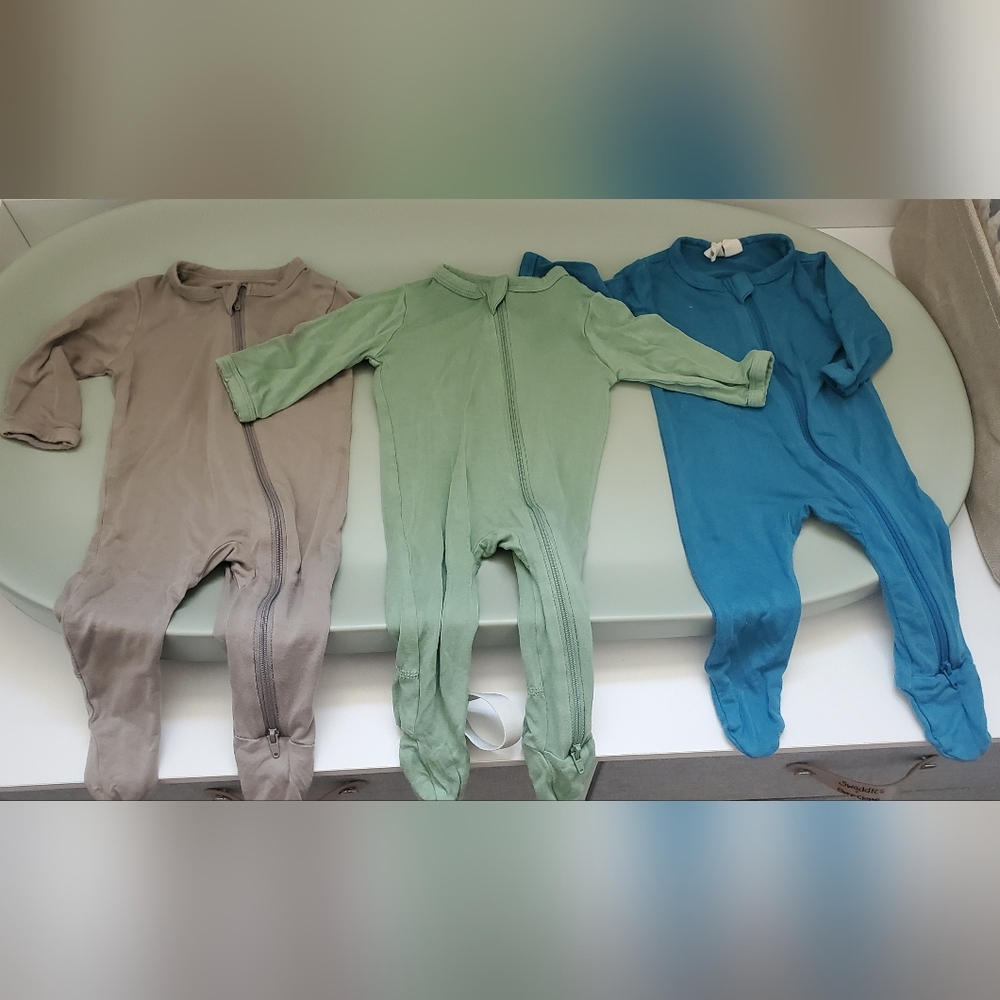 Kyte BABY Green and Blue Footies One Piece Sleepers